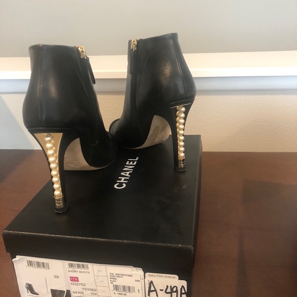 Chanel high heel pearl studded ankle boots - Picture 2 of 4